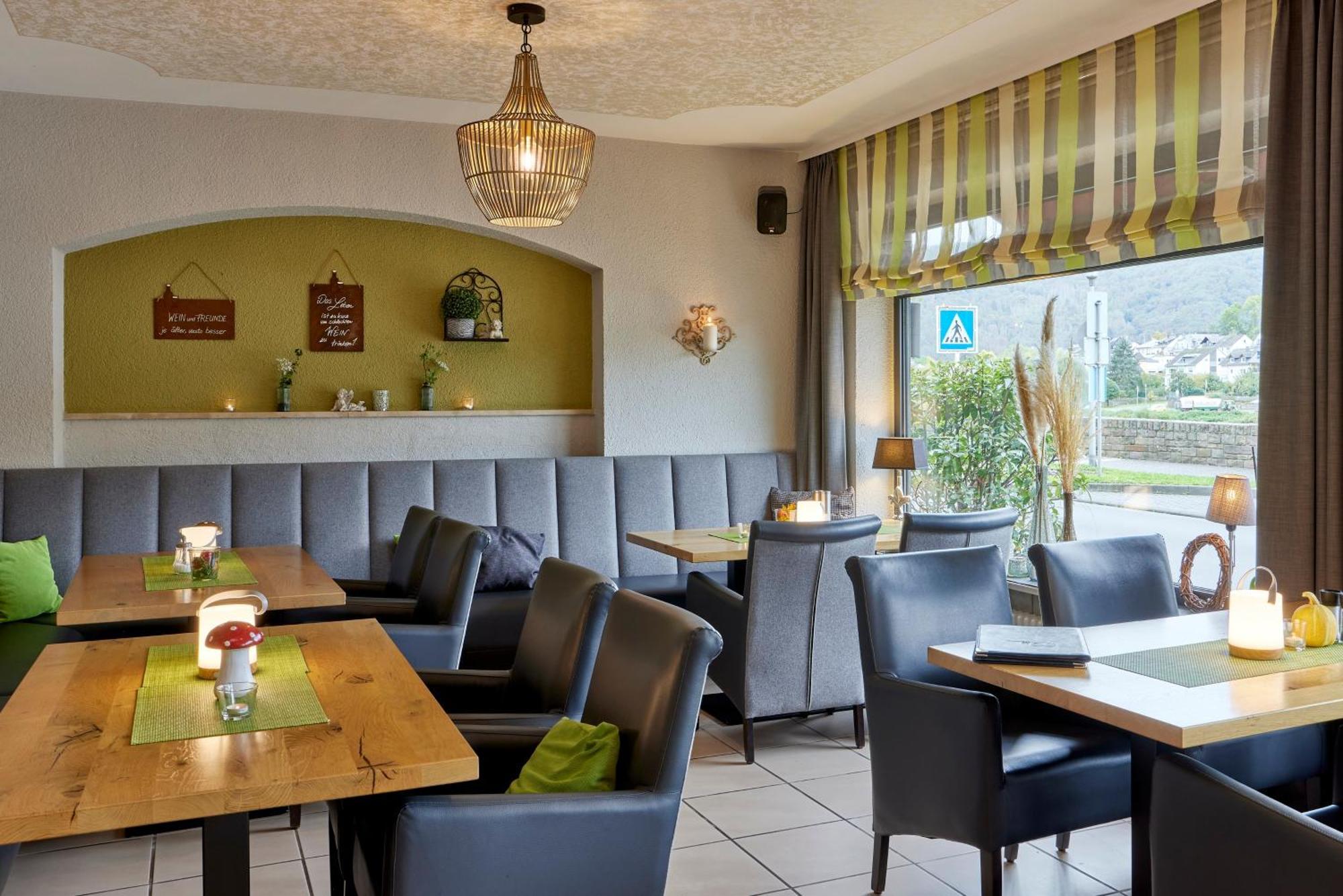 Mayer'S Weinhotel Zell an der Mosel Exterior foto
